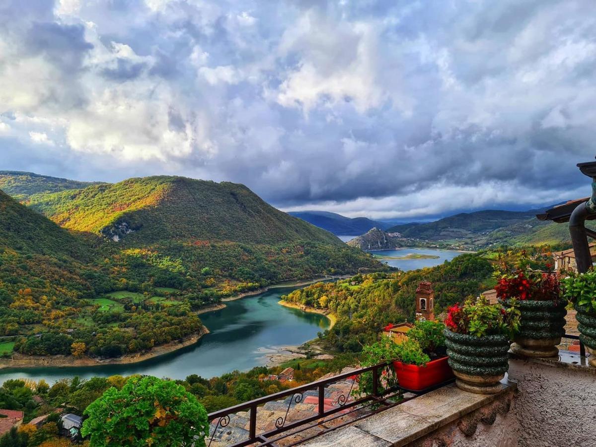 La Casa Sul Fiordo Lago Del Turano Ξενοδοχείο Paganico Sabino Εξωτερικό φωτογραφία