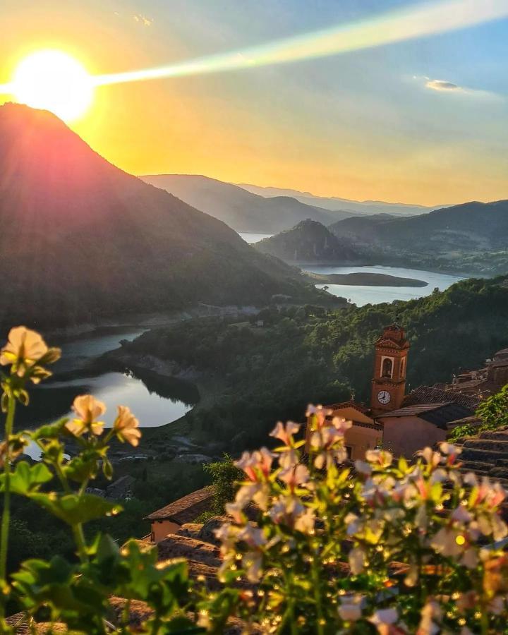 La Casa Sul Fiordo Lago Del Turano Ξενοδοχείο Paganico Sabino Εξωτερικό φωτογραφία